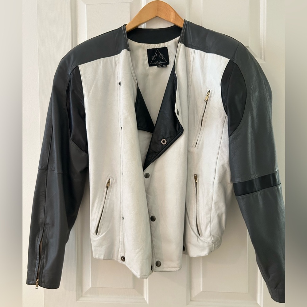Vintage 1980’s Genuine Leather Triangles Moto Jacket Size 36 Men’s Sm Women’s Md
